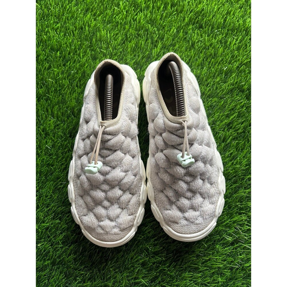Nike Women's Flyknit Haven sneakers sz 7